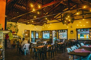 Restaurant - Country Delights Hotel (Purulha)