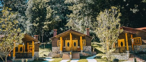 Junior Cabin, Mountain View | Balcony