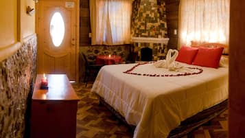 Down duvets, in-room safe, blackout curtains, free WiFi