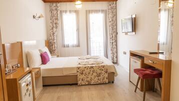 Standard Room, 1 Queen Bed, Balcony | Premium bedding, down comforters, minibar, in-room safe