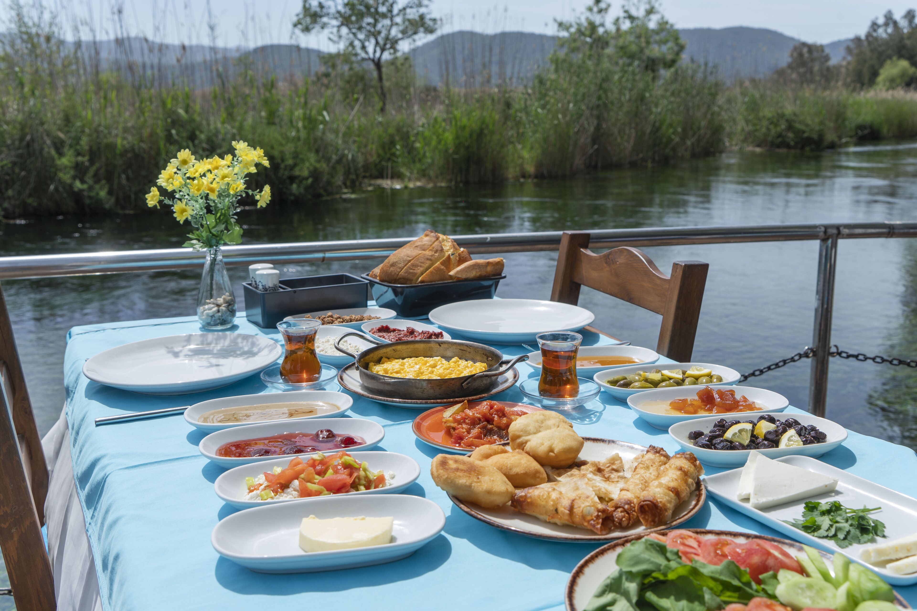Daily cooked-to-order breakfast for a fee