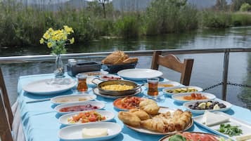 Daily cooked-to-order breakfast for a fee