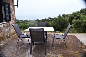 Outdoor dining - ''LIOTRIVI''  (Λιοτρίβι) a traditional house in north Zakynthos (Korithi)