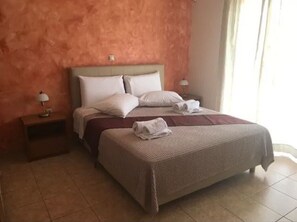 2 slaapkamers, een strijkplank/strijkijzer