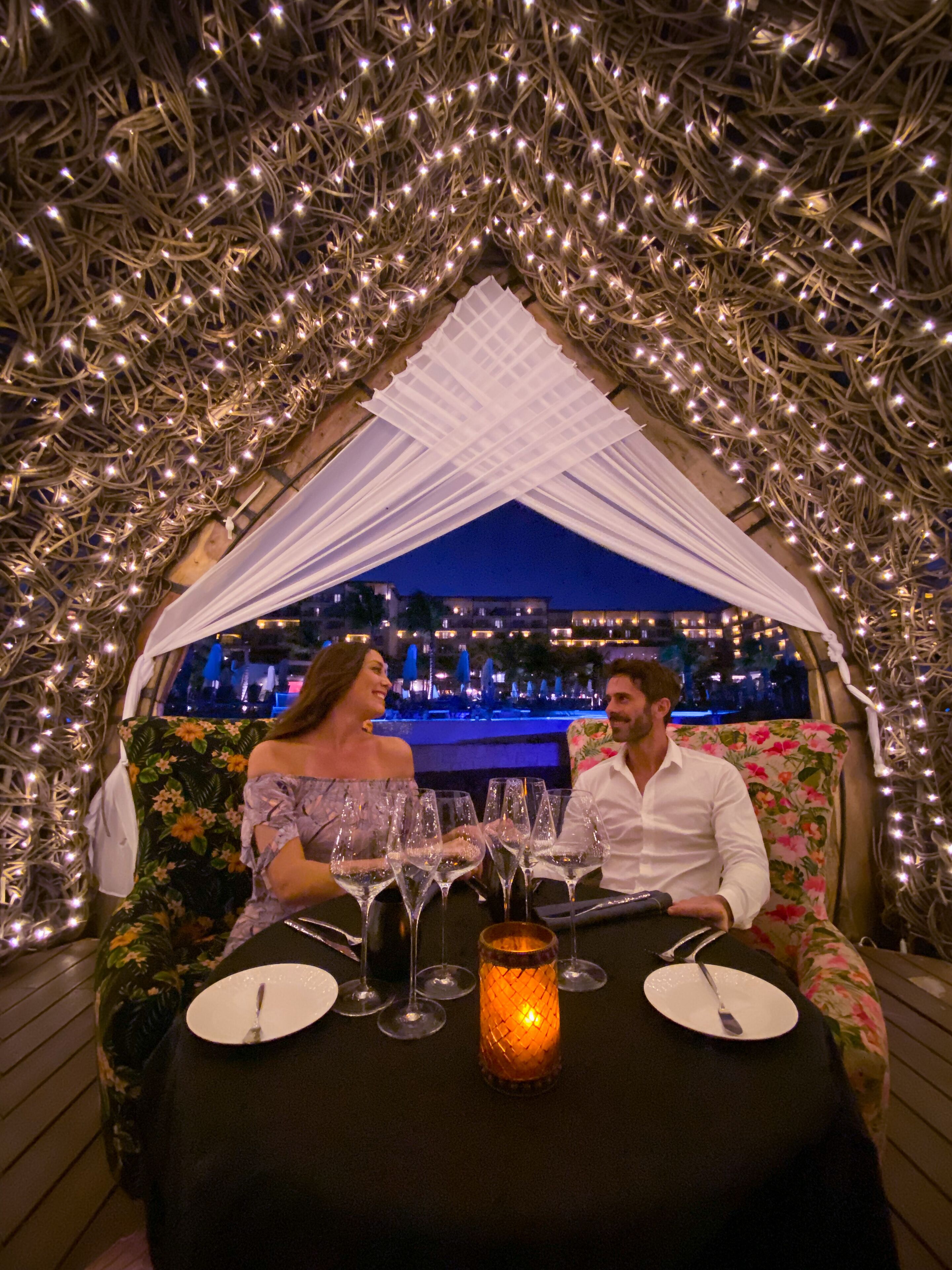 9 restaurants, breakfast, lunch, dinner served; international cuisine