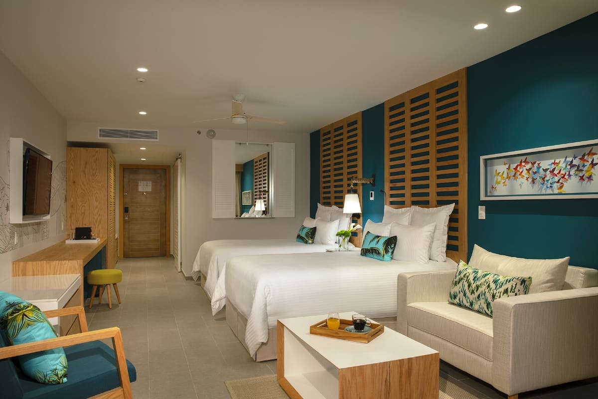 1 bedroom, premium bedding, down duvets, free minibar