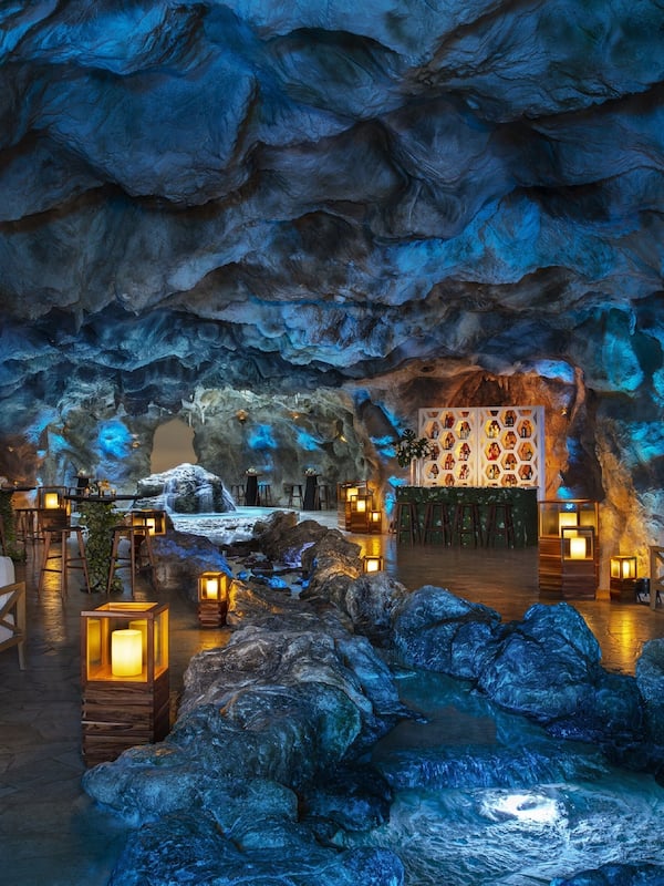 Couples treatment rooms, sauna, hot tub, steam room, body treatments