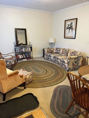 Living area - 11-Acres | Groups | Fire Pit | Wooded Retreat (Gold Hill)