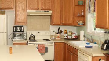 Réfrigérateur, four, plaque de cuisson, lave-vaisselle