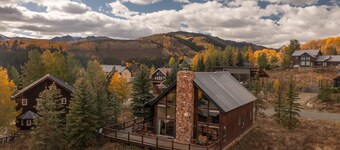 Rustic mountain home with stunning mountain views from the large deck!
