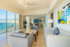 Suite Junior, 1 letto king, fronte oceano (Preferred Club) | Minibar, cassaforte in camera, postazione laptop, ferro/asse da stiro