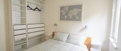 3 habitaciones, escritorio, cuna de viaje y wifi gratis