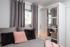 3 dormitorios, tabla de planchar con plancha, wifi y ropa de cama