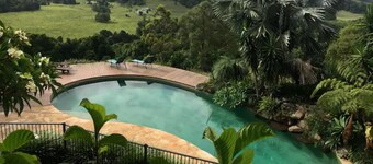 Byron Hinterland Yurt