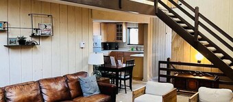 4BR 2BA - MT SNOW, SKIBACK TRAIL, FREE SHUTTLE, POOL, BBQ - Green Mountain House