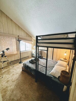 4 Schlafzimmer, Schreibtisch, kostenloses WLAN, Bettwäsche