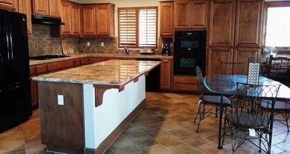 Luxury Custom Home in Oakdale Parkview