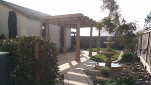 Unclassified image, 4 of 28, button - Luxury Custom Home in Oakdale Parkview (Oakdale)