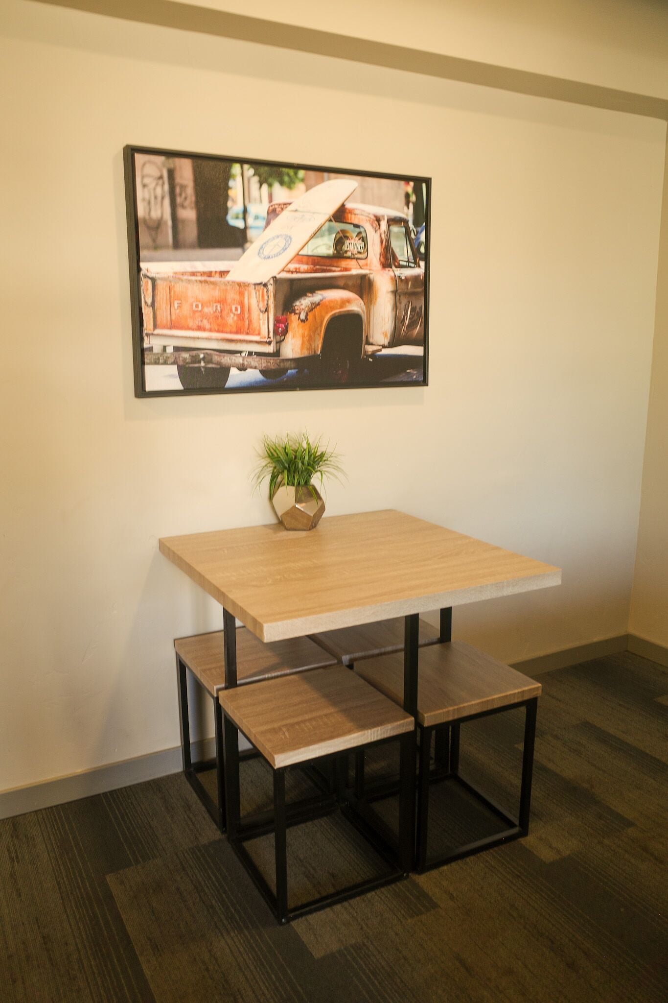 48-inch flat-screen tv with satellite channels, tv