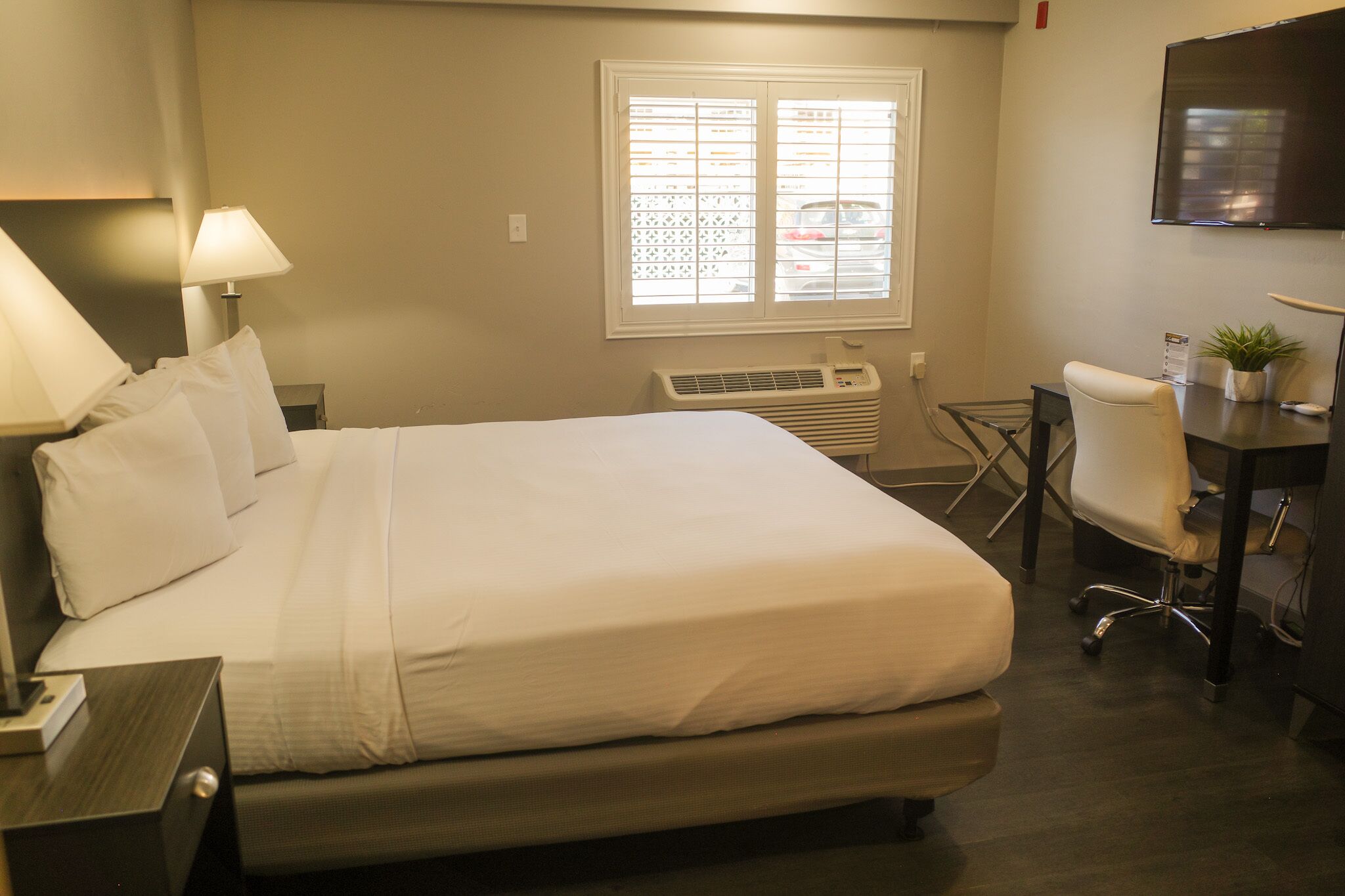 king queen queen ada suite | 1 bedroom, individually decorated, desk, laptop workspace