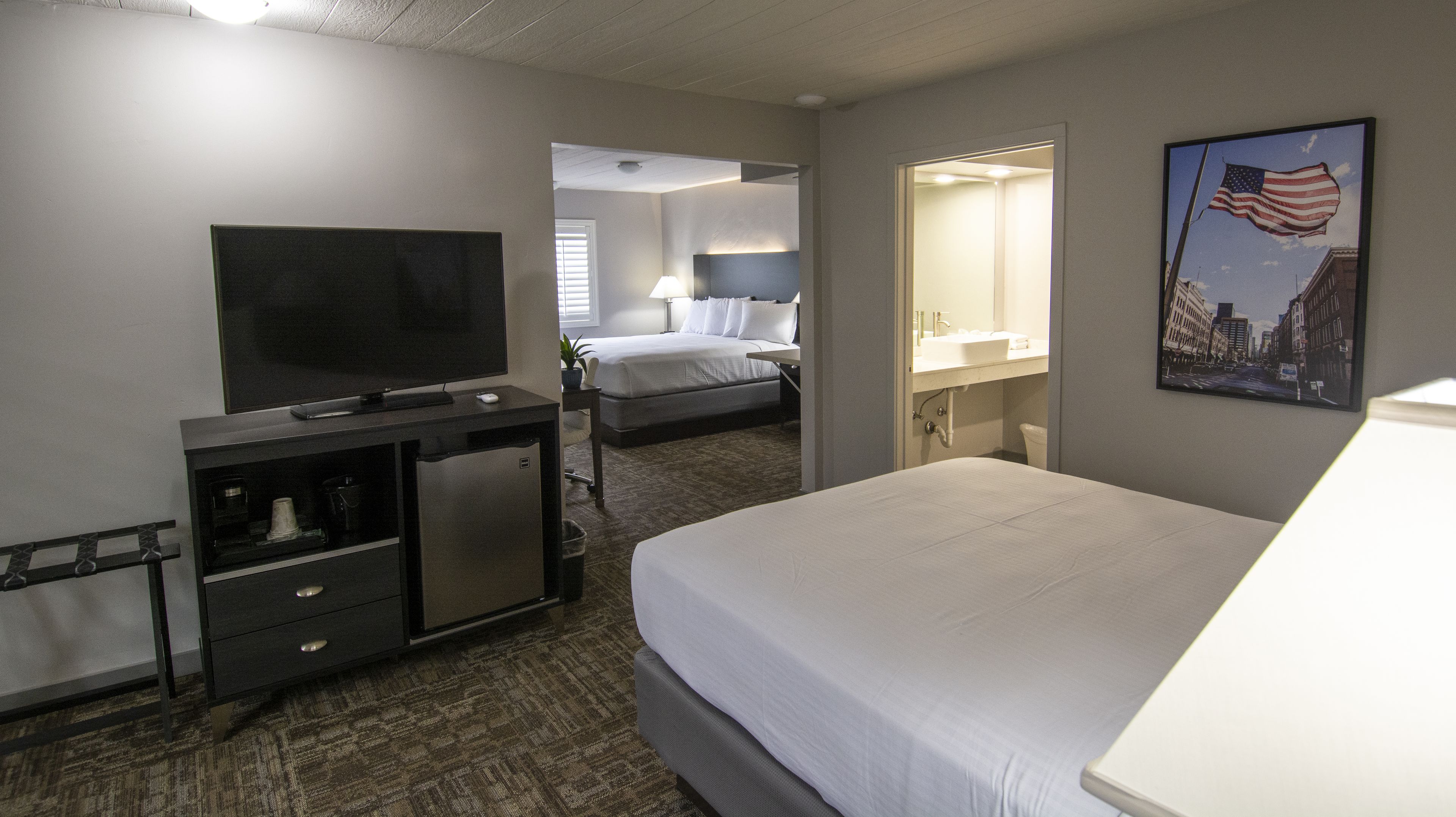 king/queen kitchenette | 1 bedroom, individually decorated, desk, laptop workspace