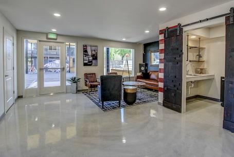 Lobby lounge. Americana Modern Hotel