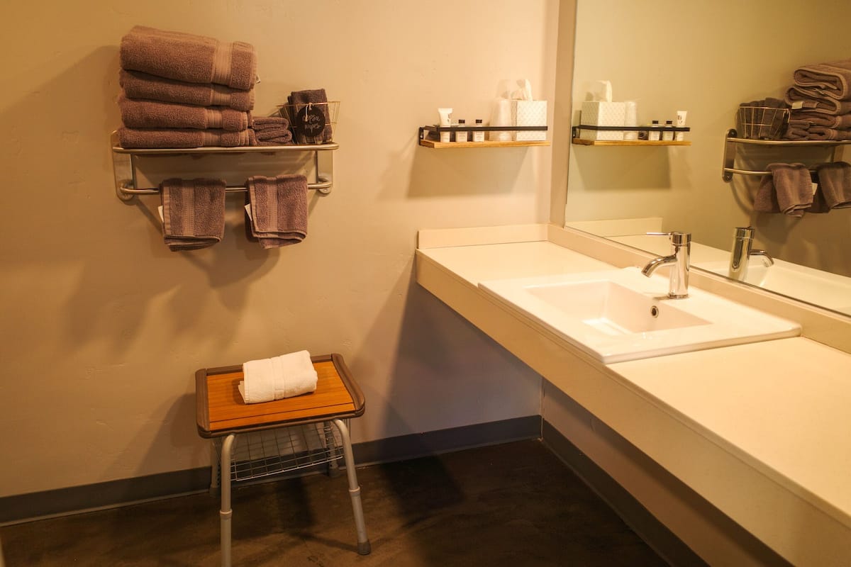 king queen queen ada suite | bathroom | shower, free toiletries, hair dryer, towels