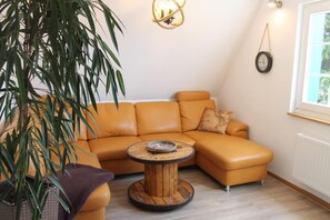 TV, ping pong, stereo - Boddenkahn - cozy terrace, carpot, table tennis, WLAN (Born)