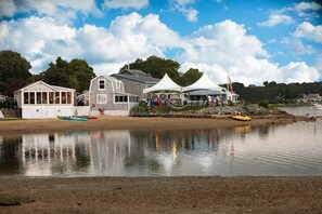 On the beach - The Crab Cottage@The Compound Beach Resort Habitat (Wareham)