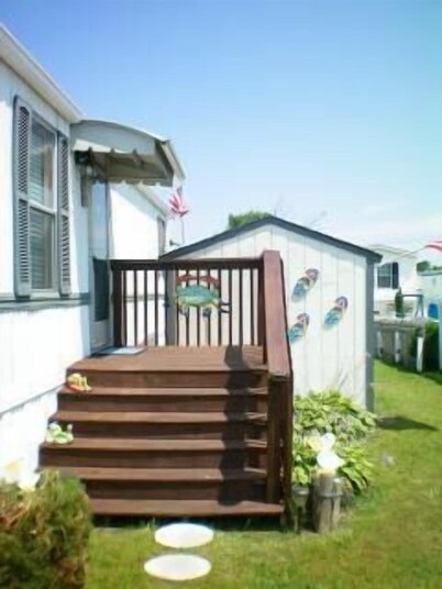 Fenwick Island on the canal. Swann Keys