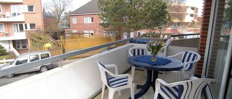 تناول الطعام بالخارج