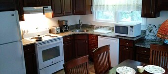 Lake House Located Near North Fork Wineries