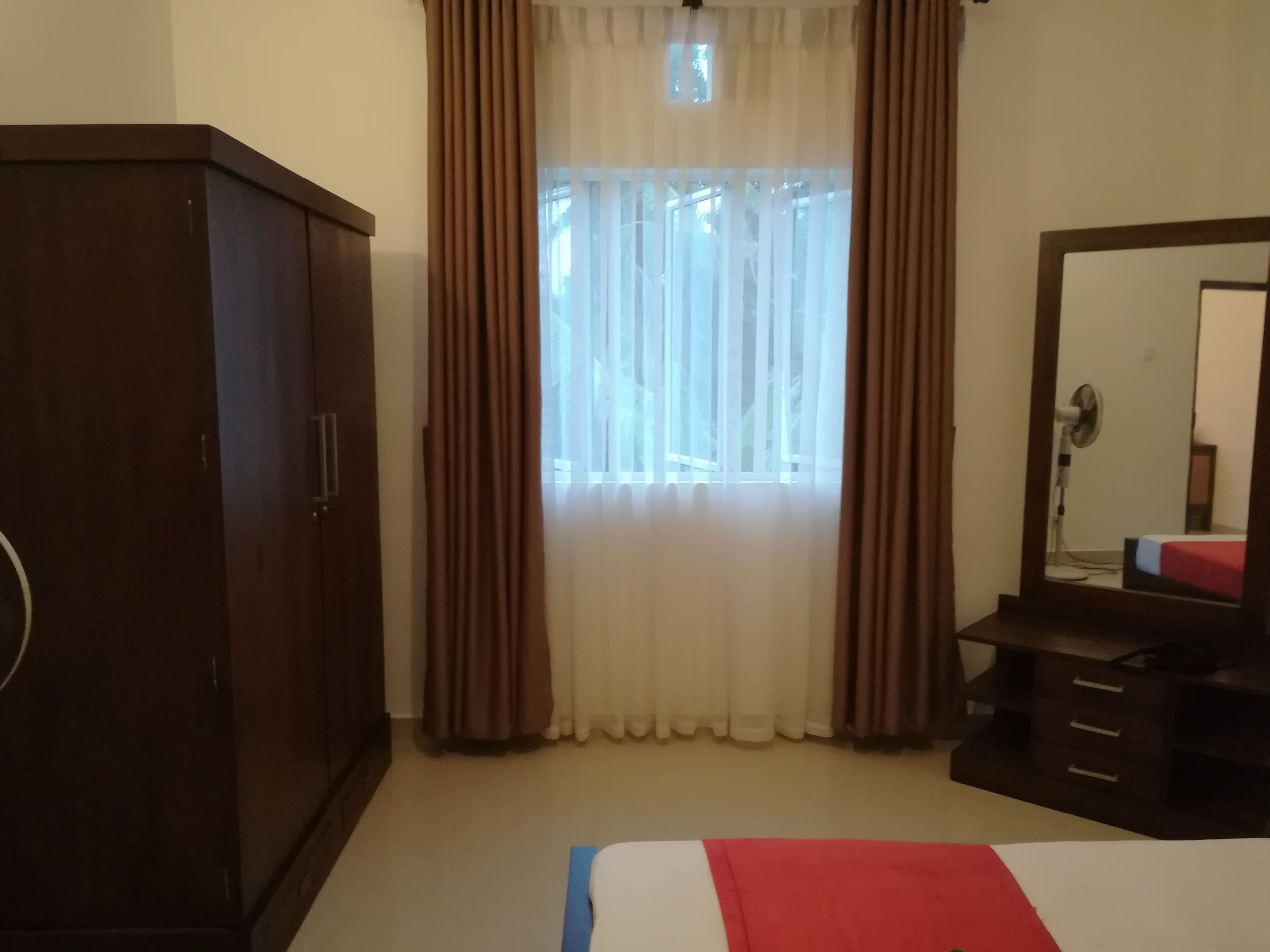 Apartament familiar, 2 dormitoris | Cortines opaques i roba de llit 