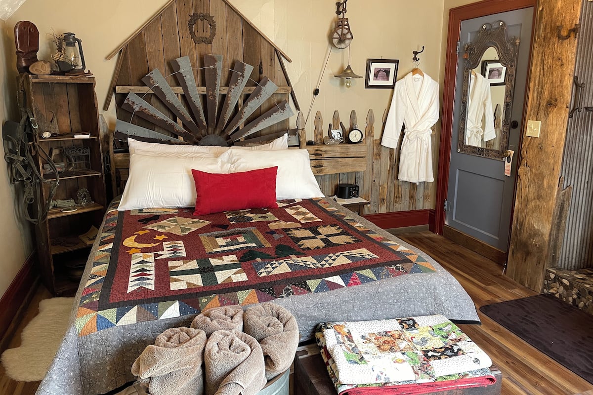 Jolly Rancher Barn Room | 1 bedroom, Egyptian cotton sheets, premium bedding, pillowtop beds