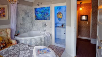 Taffy Art Room | 1 bedroom, Egyptian cotton sheets, premium bedding, pillowtop beds