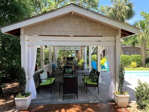 Outdoor dining - NEW RESORT-STYLE POOL, CUTE HOUSE, 88 STEPS TO SAND! (Hilton Head Island)