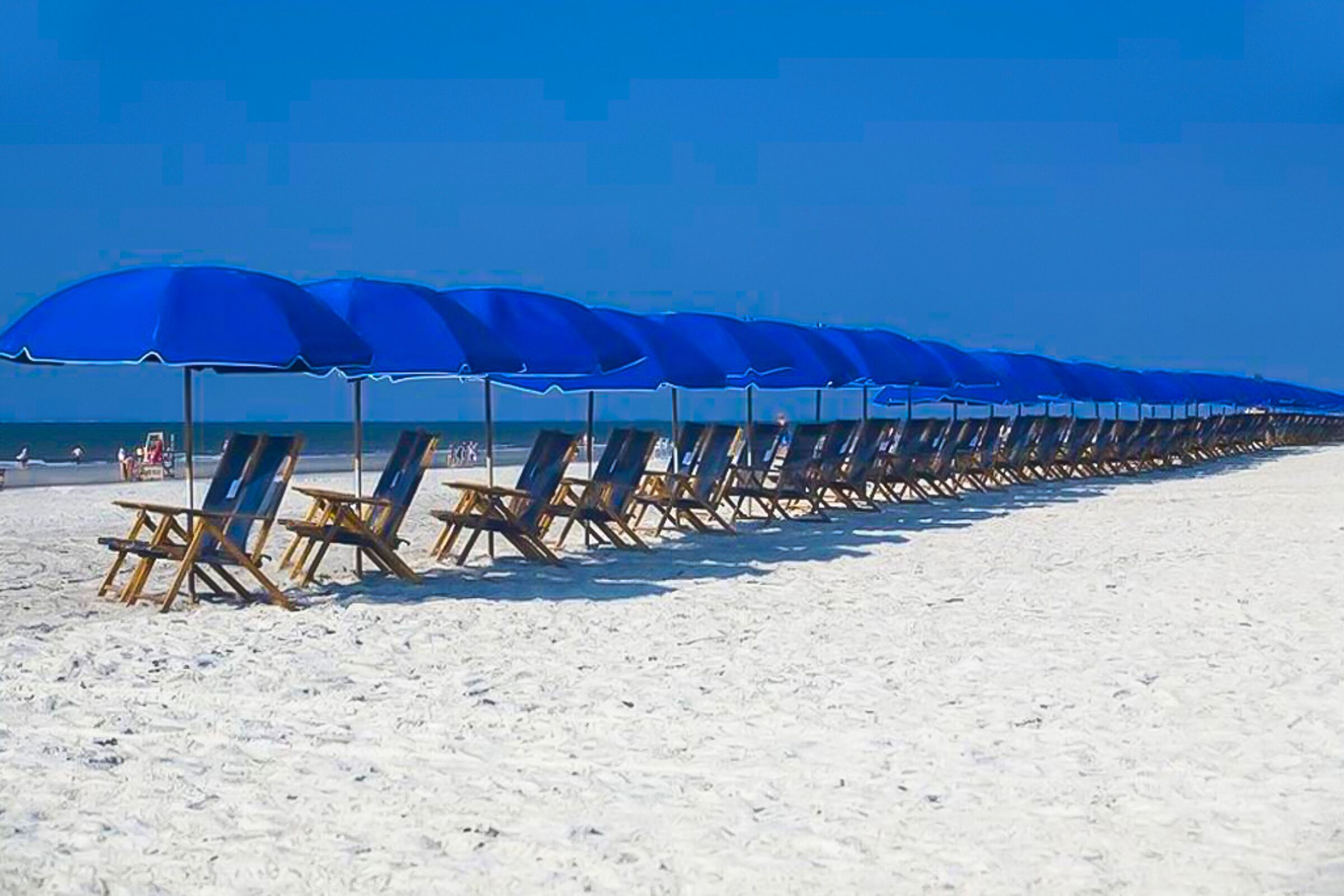 Beach nearby, sun loungers, beach towels