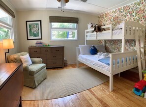 3 bedrooms, desk, iron/ironing board, free WiFi