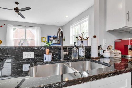 Chattanooga *Brand New Carriage Home*