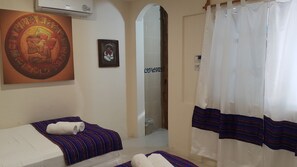 Individually decorated, individually furnished, laptop workspace - Estancia Tulbayab 36 (Cancun)