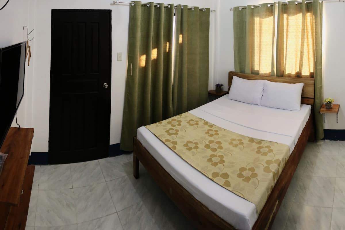 Standard Double Room | Premium bedding, desk, free WiFi, bed sheets