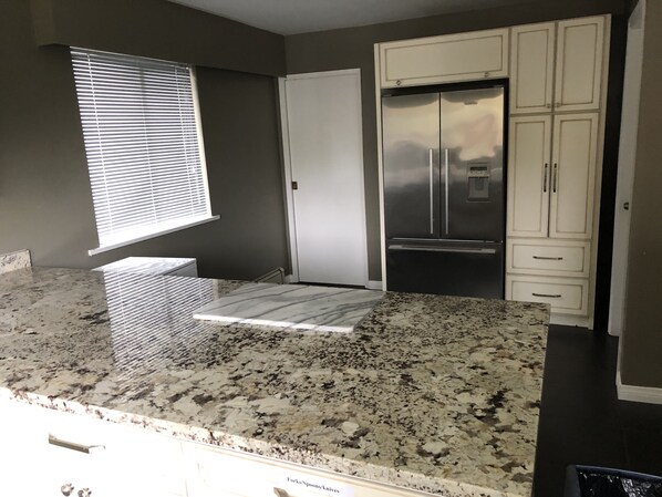 Private kitchen - Dunbar Guest House (Vancouver)