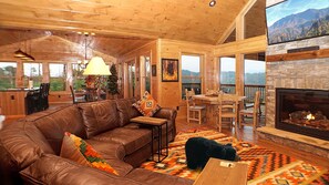 Smart TV, caminetto, videogiochi, lettore DVD