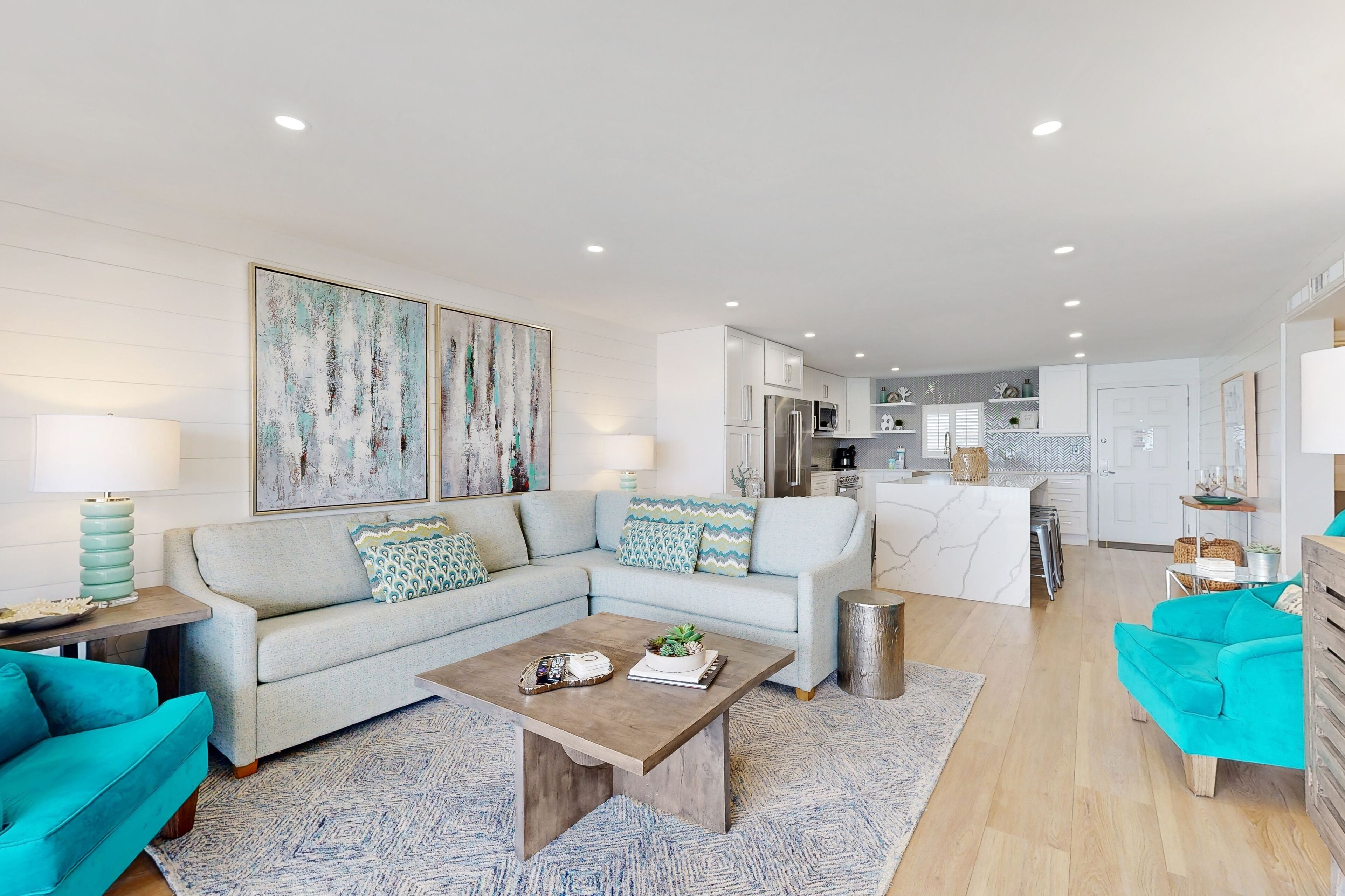 Renovated waterfront condo with Gulf views, balcony & outdoor pool