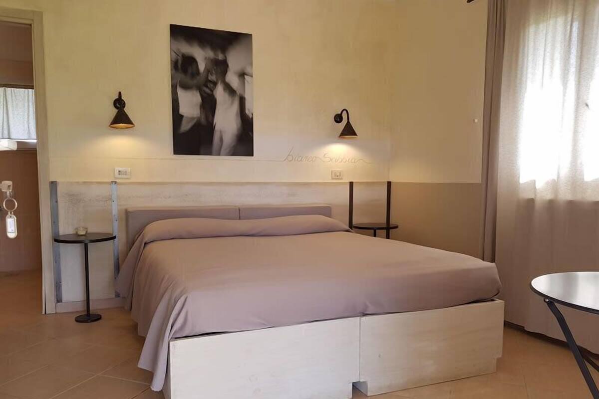 Comfort Double Room | Free cots/infant beds, rollaway beds, free WiFi, bed sheets