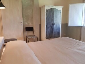 Kostenlose Babybetten, Zustellbetten, kostenloses WLAN, Bettwäsche