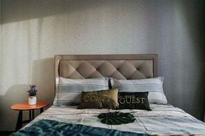 2 Schlafzimmer, BĂŒgeleisen/BĂŒgelbrett, WLAN, BettwĂ€sche