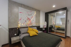 2 bedrooms, iron/ironing board, WiFi, bed sheets - I City Theme Park Lux Home_link to mall_near UITM SCCC (I-City)