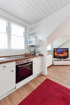 Køleskab, mikrobølgeovn