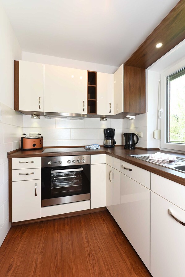 Køleskab, mikrobølgeovn, ovn, opvaskemaskine